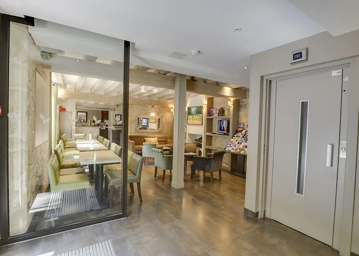 Du Printemps Ξενοδοχείο 2*